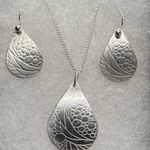 Silver pendant & earring set, teardrop shape